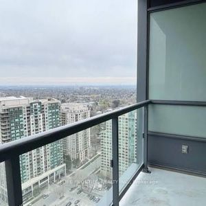 Yonge/Parkhome-Luxurious 1Bdrm 1Bath 1Parking - Photo 2