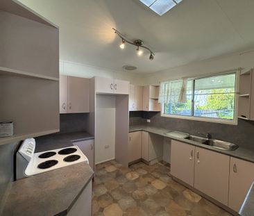 Family Home with Shed! - Photo 6