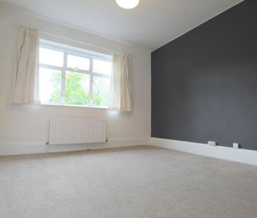 4 bedroom detached house to rent - Photo 4
