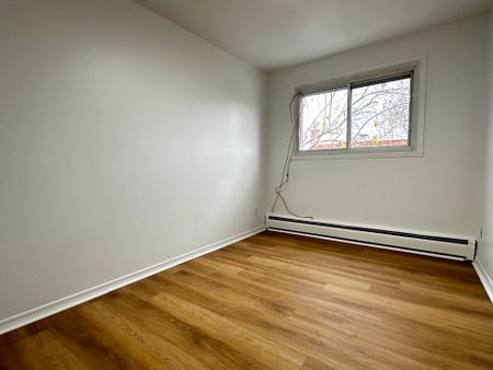 402 Rue Cadillac, Longueuil (Le Vieux-Longueuil), QC J4L - Photo 3