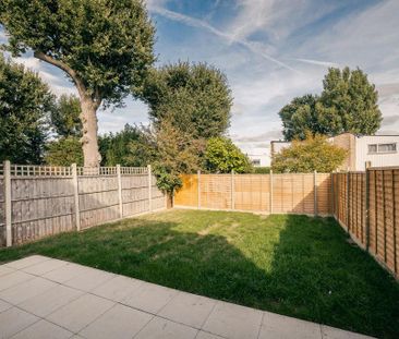 3 bedroom end of terrace house to rent - Photo 1