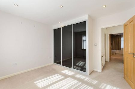 3 bedroom detached house to rent - Photo 3