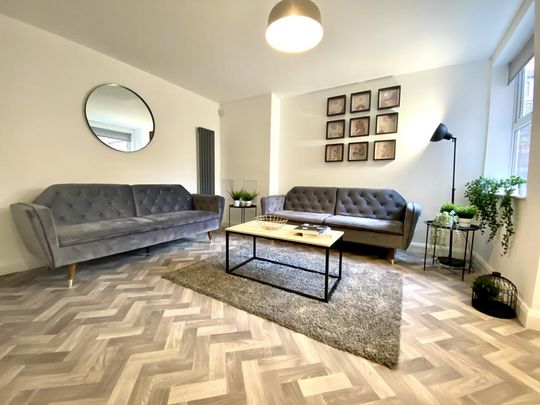 8 bedroom house of multiple occupation to rent - Photo 1