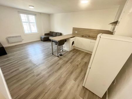 2 bedroom flat to rent - Photo 2