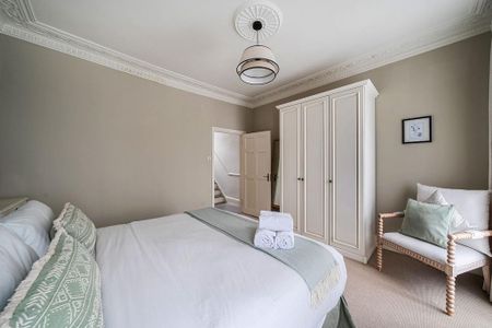 4 bedroom flat to rent - Photo 4