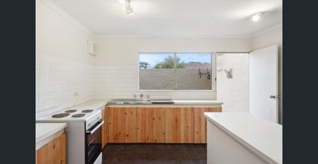 Quiet Complex Location! - Photo 4