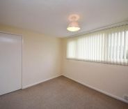 4 bed Bungalow - Detached for Rent - Photo 3