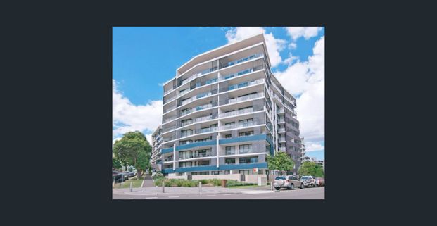 Modern & Spacious Apartment in Prime Rhodes Location - Photo 1