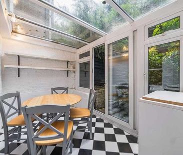 Comeragh Road, Barons Court, W14 - Photo 4