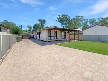 TRADIES DELIGHT! IMMACULATELY PRESENTED HOME - Photo 3