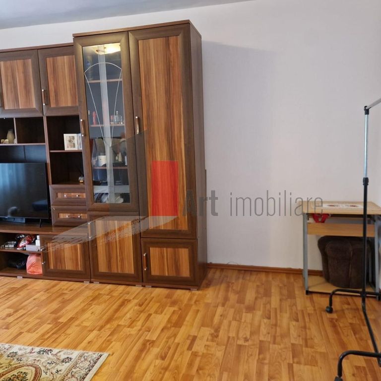 Garsoniera mare Crangasi - Fotografie 1