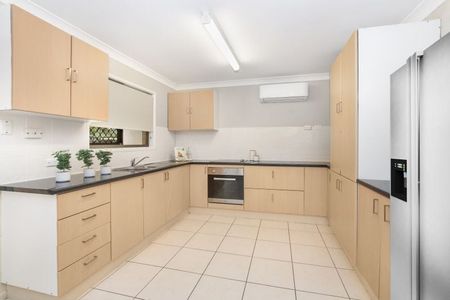 16 Begonia Court, Annandale - Photo 4