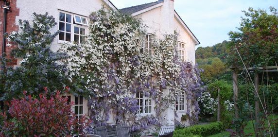 5 bedroom detached house to rent - Photo 2