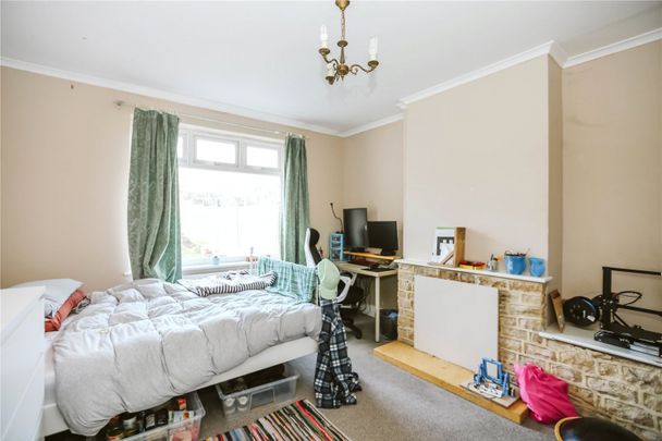 Queens Road, - Photo 1