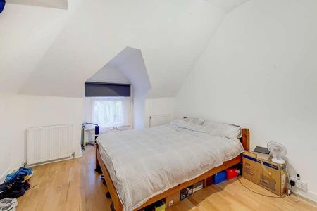 Baldry Gardens, London, SW16 - Photo 3