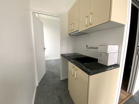 ESTISSAC, CHARMANT T2 MEUBLÉ DE 23M² AVEC PARKING COMMUN ET CAVE - Photo 3
