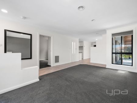 THREE BEDROOM HOUSE - Photo 5