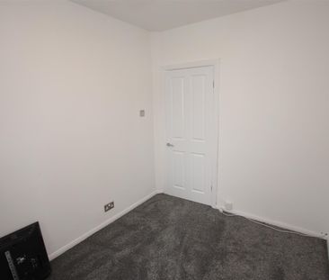 3 bedroom Semi-Detached House to let - Photo 5