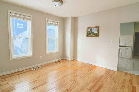 For Lease - 5761 Peer Street, Niagara Falls, Ontario - Photo 2