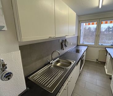 SANKT AUGUSTIN, moderne, helle 3 Zi. Wohnung, Einbauküche, Diele, Bad, großer Balkon, ca. 80 m² Wfl. - Foto 2