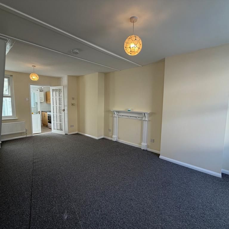2 bedroom house to rent - Photo 1