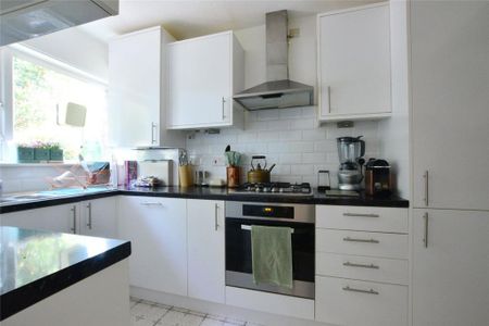 3 bedroom terraced house to rent - Photo 4
