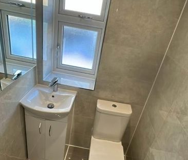 1 bedroom in a house share to rent - Photo 6