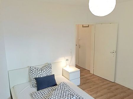 Miete inkl. Nebenkosten: 1.300 € pro Monat, inkl. Strom, inkl. Heizung - Foto 4