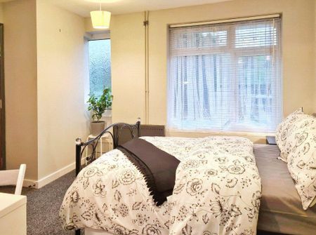 1 bedroom property to rent - Photo 4