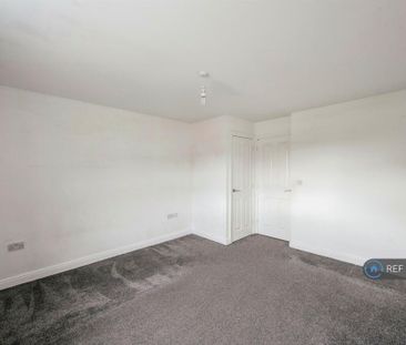 2 bedroom end of terrace house to rent - Photo 2