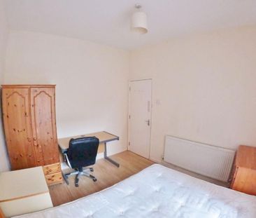 4 bedroom terraced house to rent - Photo 4