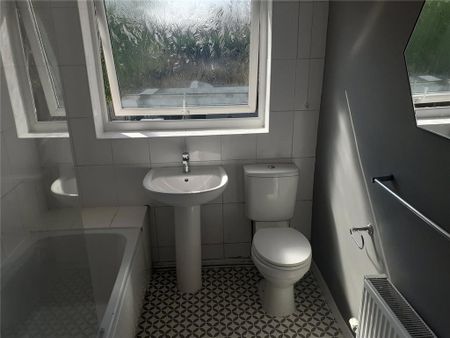 2 bedroom terraced house to rent - Photo 4