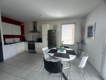 Location Appartement 3 pièces 66m² CHARNAY LES MACON 71850 - Photo 5