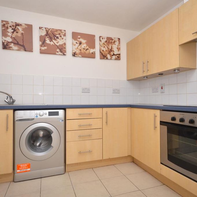 1 bedroom in a flat share to rent - Photo 1