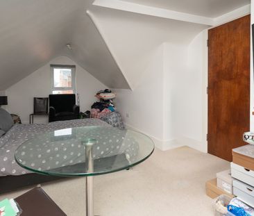 Flat 5 64 Chalk Hill - Photo 6