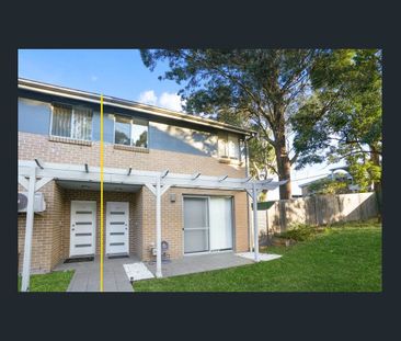 Spacious Townhouse! - Photo 1