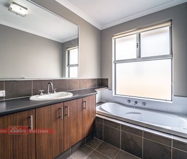 LARGE FAMILY HOME IN CENTRAL BALDIVIS!!!! - Photo 3