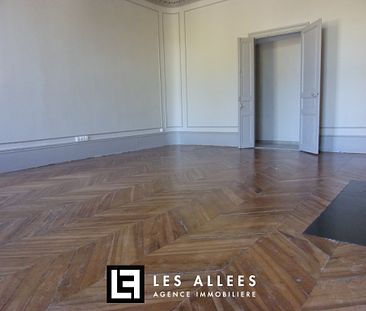BEL APPARTEMENT BOURGEOIS - Photo 2