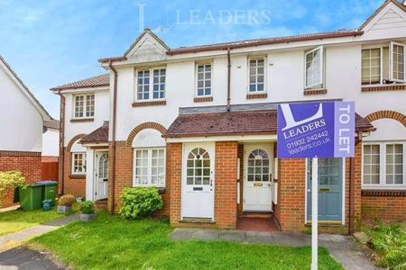 Shaw Drive, Walton On Thames, Surrey, KT12 - Photo 3