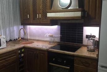 Chalet adosado · Alquiler a largo plazo ·