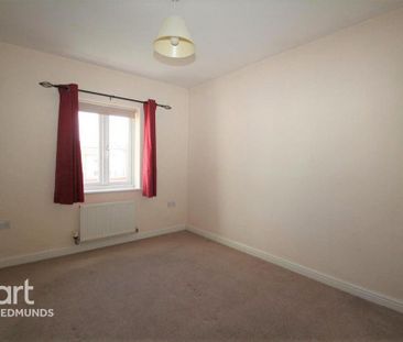 3 bedroom detached house to rent - Photo 4
