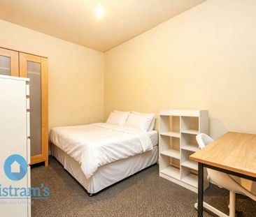 4 bed Semi-Detached House for Rent - Photo 6