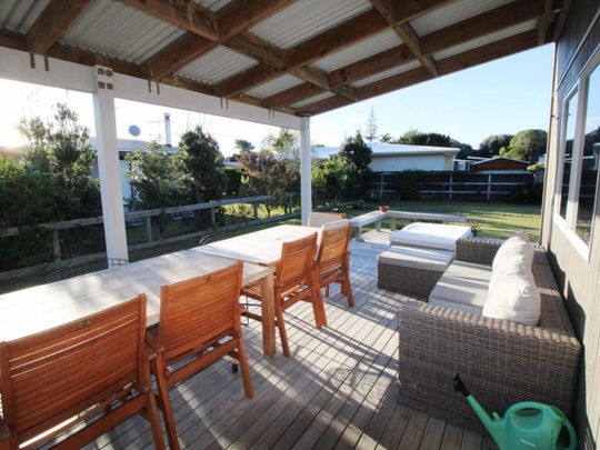 Simple and Sweet - Photo 1