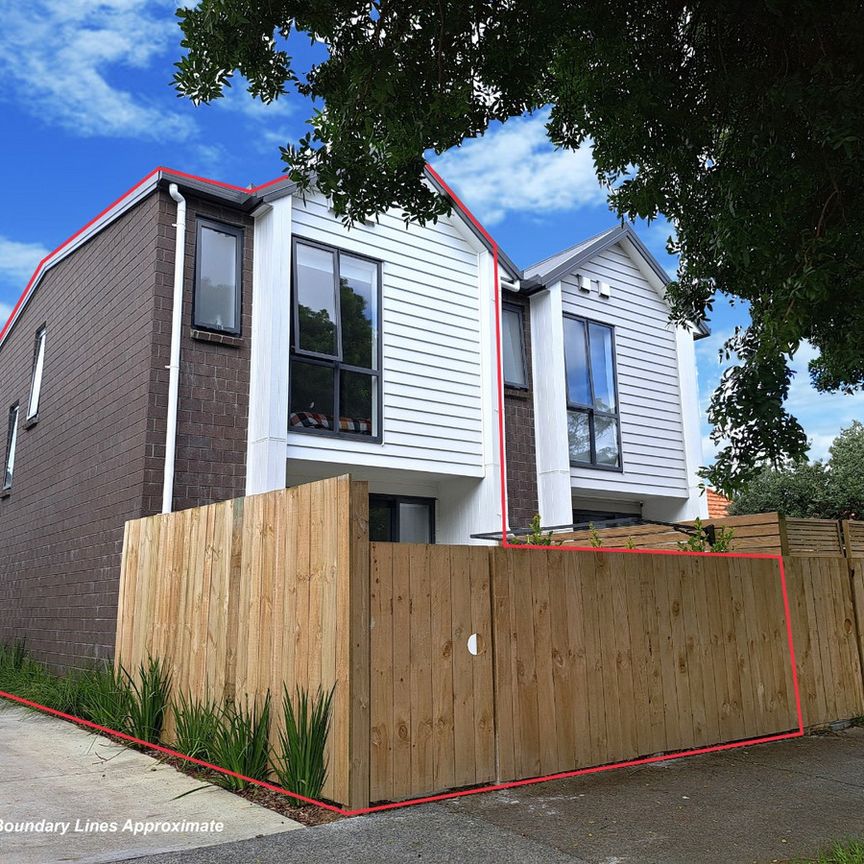 2/6 Canal Road, Avondale - Photo 1