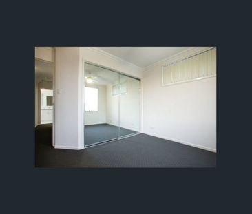 Boutique Townhouse in a small block of four - Photo 4