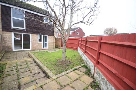 3 bedroom end of terrace house to rent - Photo 5