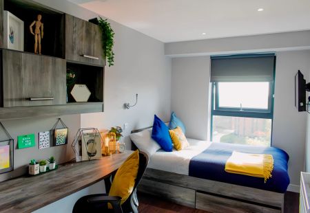 3 bed Penthouse - Photo 3