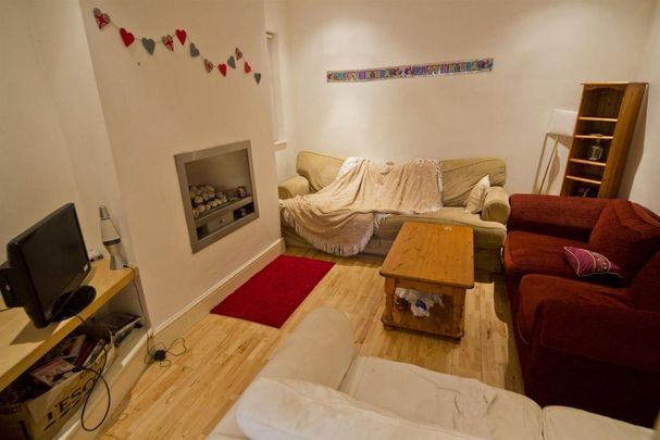 Mixed use to rent - Photo 1