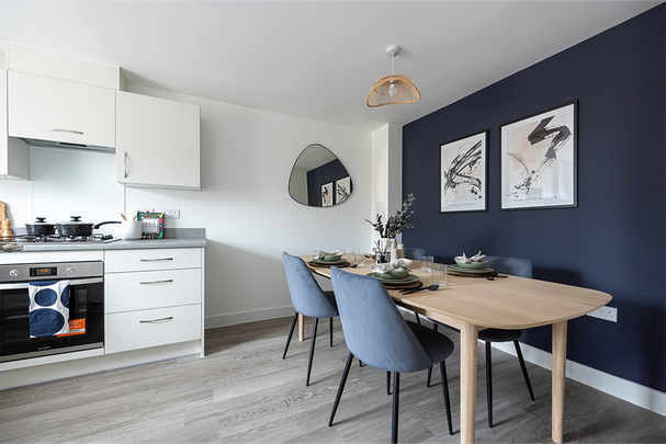 3 bedroom semi-detached house to rent - Photo 1