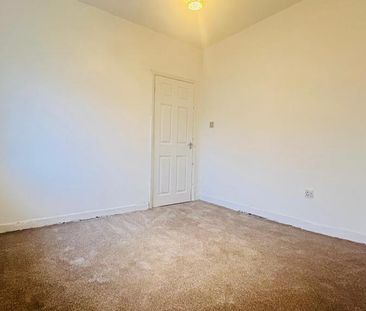 4 bedroom terraced house to rent - Photo 3